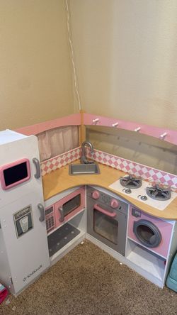 Play kitchen