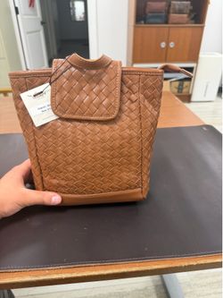 Women’s leather bags