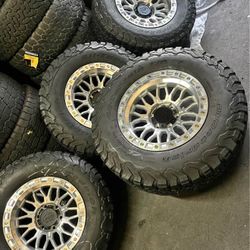 🚘🚨New set LOCK OOF-ROAD 17x9inch , 6lugs Toyota Tacoma and Chevy Silverado