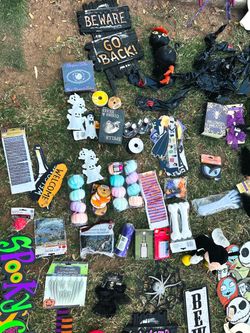 10/27/26 Halloween decorations 50cents to $1 “27ave and Glendale “