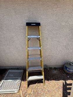 Husky 6ft fiberglass step ladder