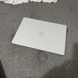 MACBOOK AIR 