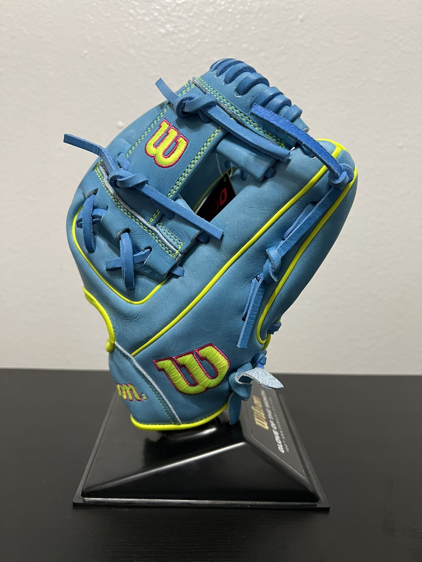 Wilson A2000 11.5 Inch Infield Baseball Glove