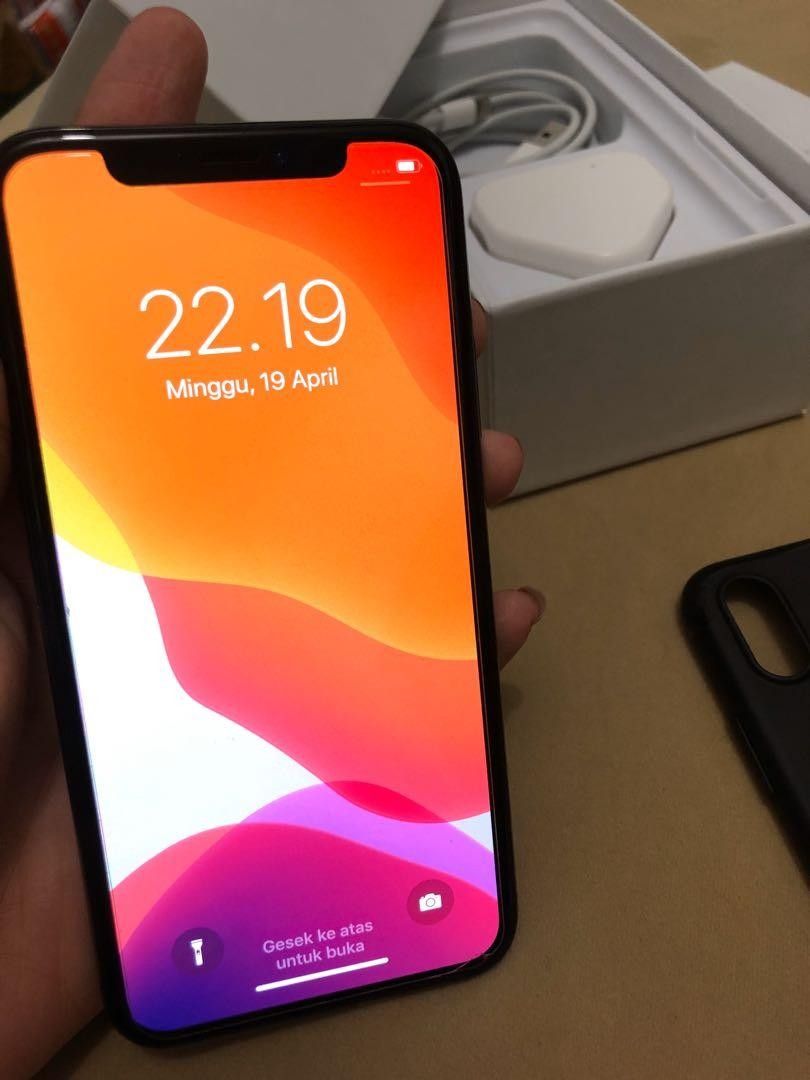 I'm giving out my old iPhone X to anyone that really needs it,I just got the new iPhone 11. All you have to do is pay for the shipping cost,Im in OH.