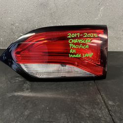 2017-2018-2019-2020-2021-2022-2023-2024-2025 CHRYSLER PACIFICA LEFT INNER LAMP OEM USED