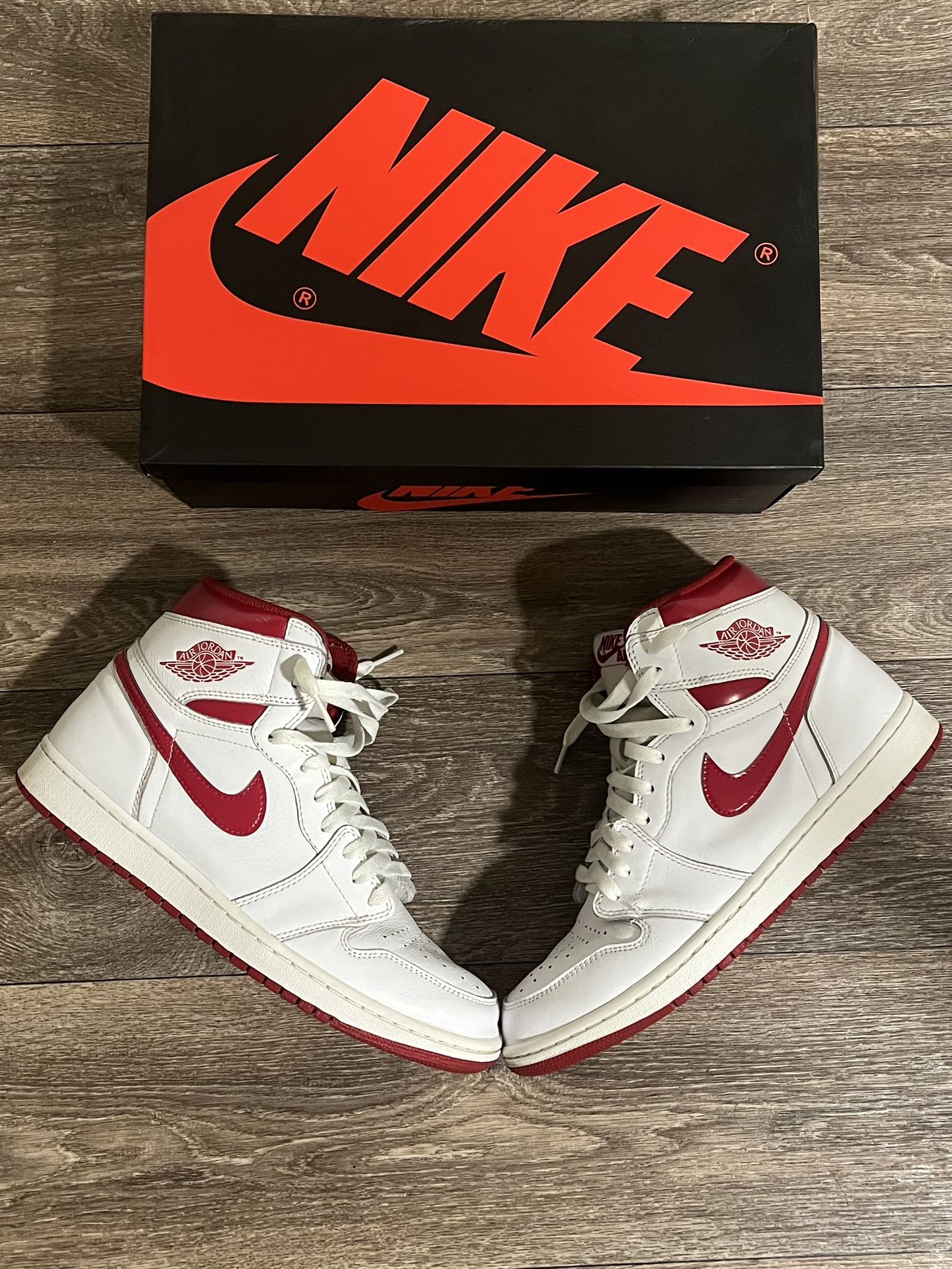 Jordan 1 Metallic Red