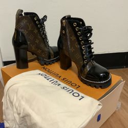 Like New Louis Vuitton Ankle Boots EU size 35 (US 6)