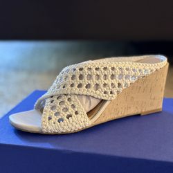 Donald Pliner- PARISA wedge sandal Size 10