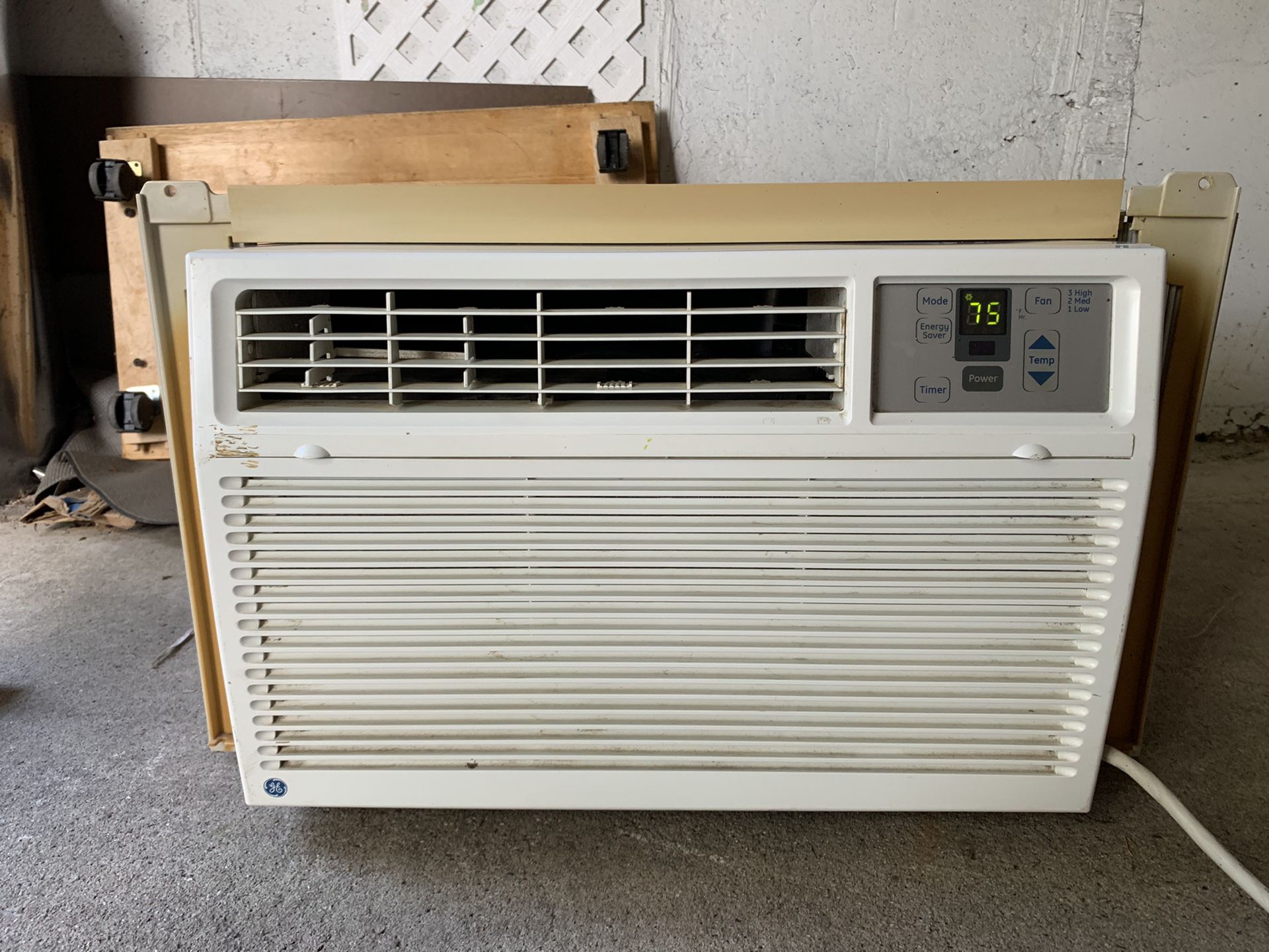8.000 BTU GE air conditioner