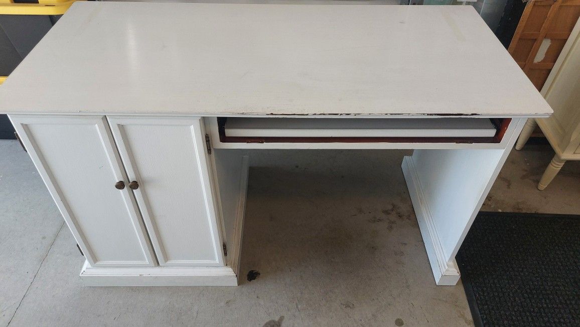 White Painted Desk / Craft Table (Brand: Bombay)