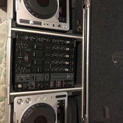 Pioneer CDJs 4 channel Mixer and coffin 