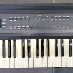 Vintage Casio 61 key CT-640 Electronic Piano MIDI I/O/THRU 465 sounds OEM stand and power supply