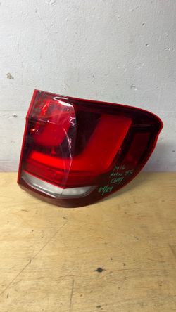 2014 2015 2016 BMW x5 passenger side taillight