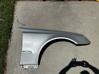 Mercedes-Benz E Class07-09 passenger side fender