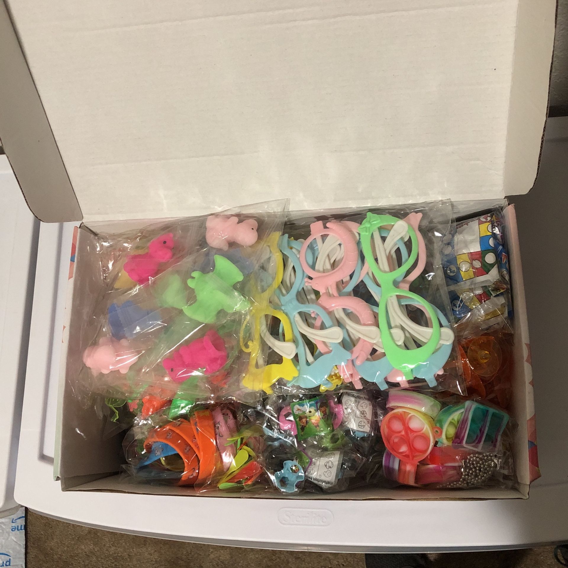 422 PCS Party Favors for Kids 3-5 4-8-12- $25