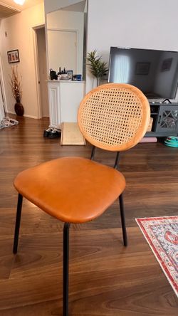 Dining chairs (Set of 4) + Circular Wood Table