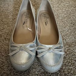 Women Flat Silver Therapeutic Shoes Size 9.5