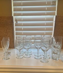 Glassware (17 pieces available)