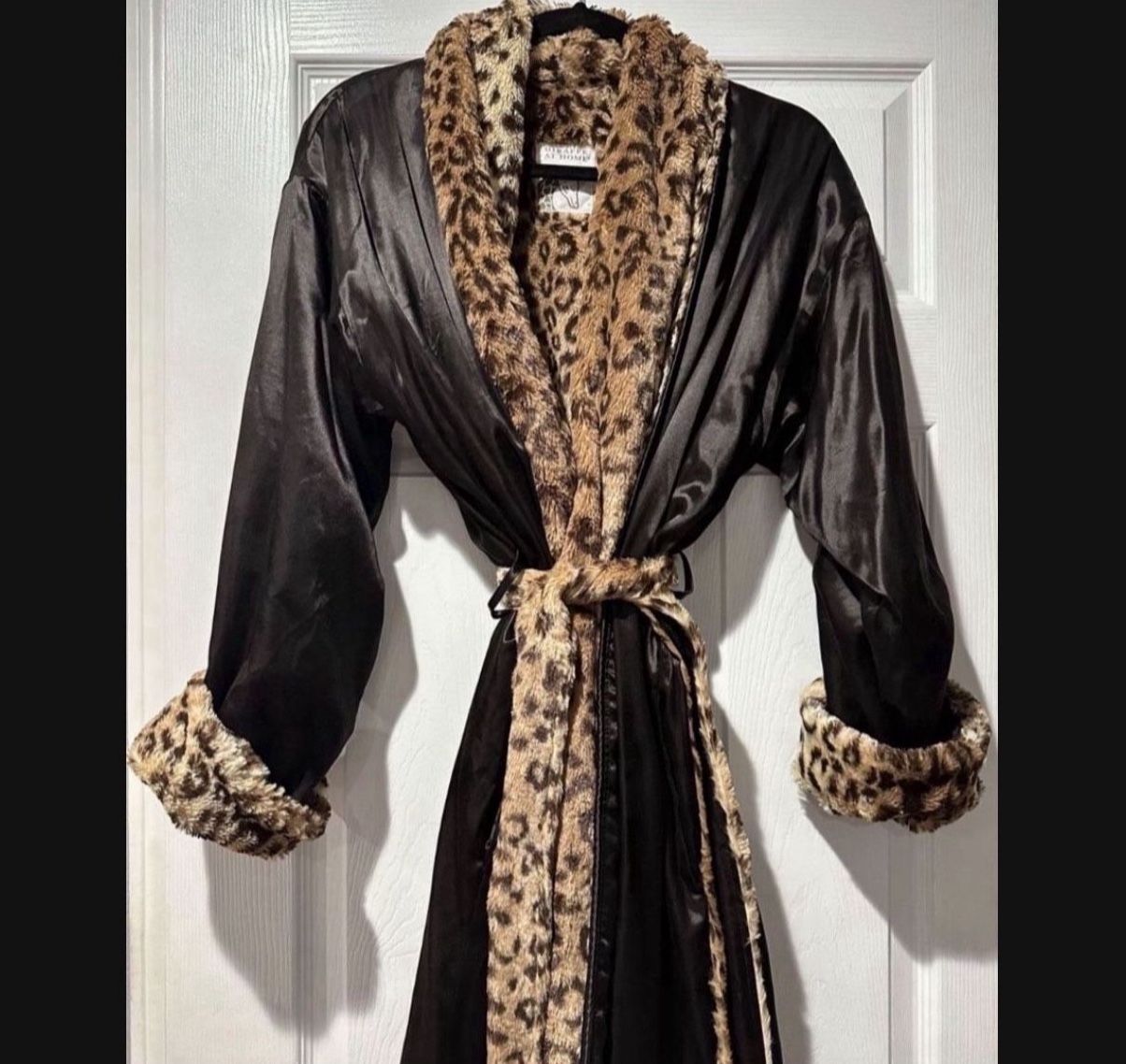 Giraffe Robe