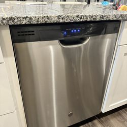 GE 24” Dishwasher 