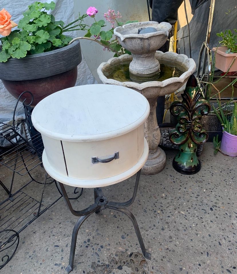 Cute White Table