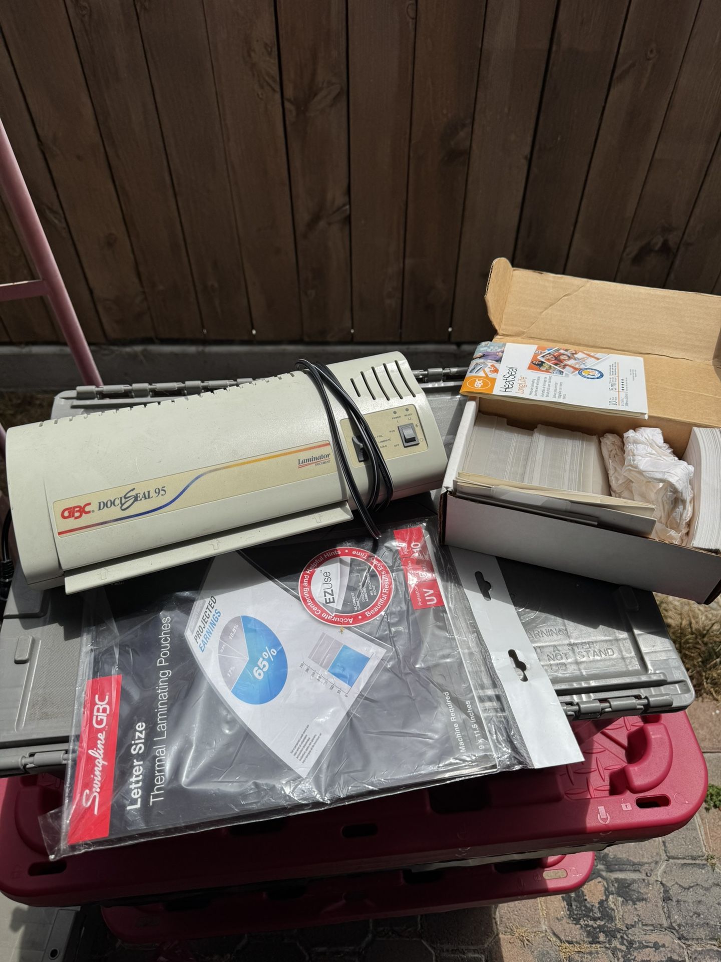 GBC DocuSeal 95 Laminator + Supplies