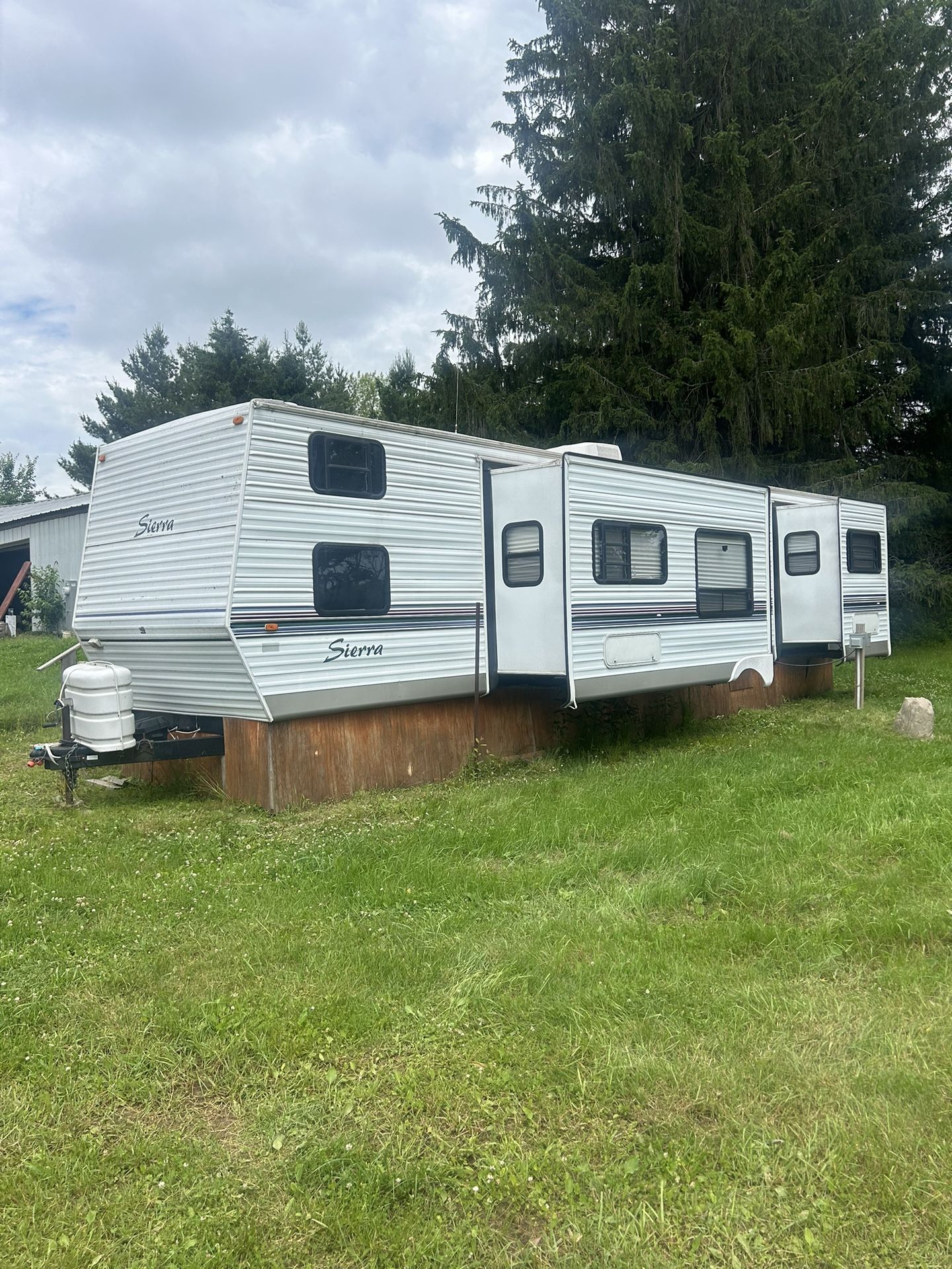 2002 38 Foot Sierra Travel Trailer