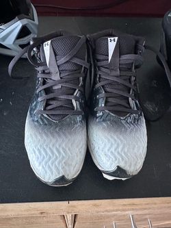 Under Armour Football Cleats size 6Y