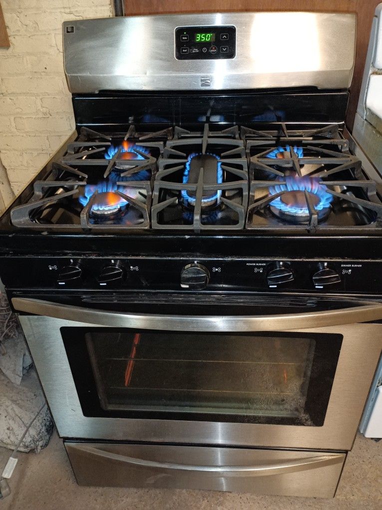 Woma Clean Stainless And Black Gas Stove Works Great Free Delivery And Hook Up for Sale in