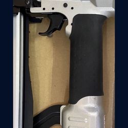 Makita- wide Crown stapler