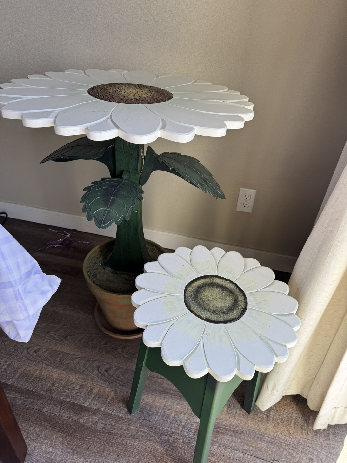 Flower Table And Chairs