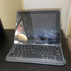 APPLE IPAD W/KEYBOARD CASE
