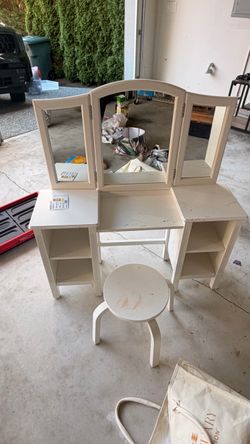 GIFTING : Pottery barn Vanity Table with Tri-Fold Mirror and Stool