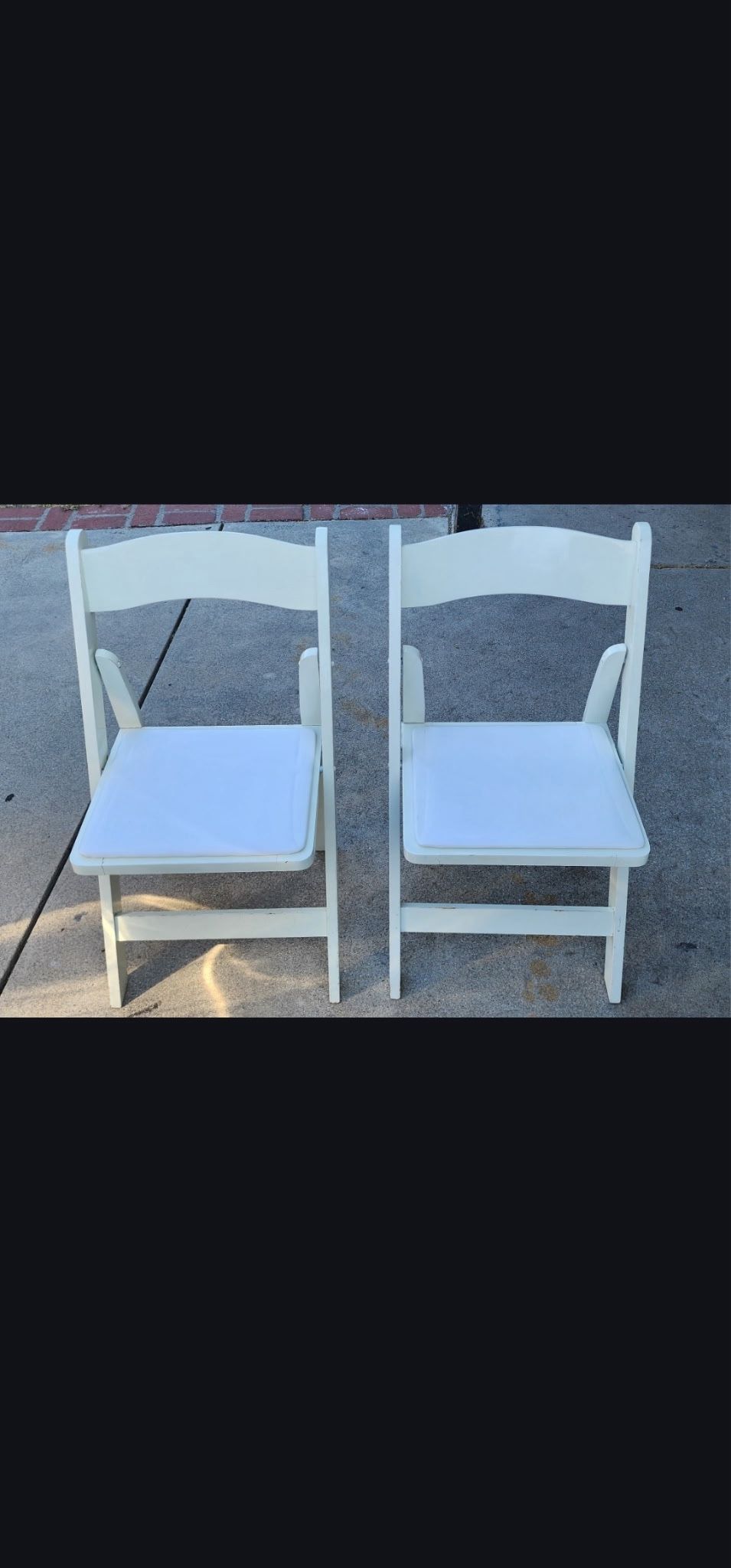 30 White Wedding Chairs