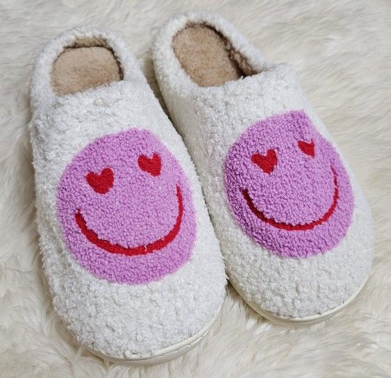 RED & PINK Women's Adult Valentine's Slippers Size  L(9-10). Valentines Day Gift 💝💕