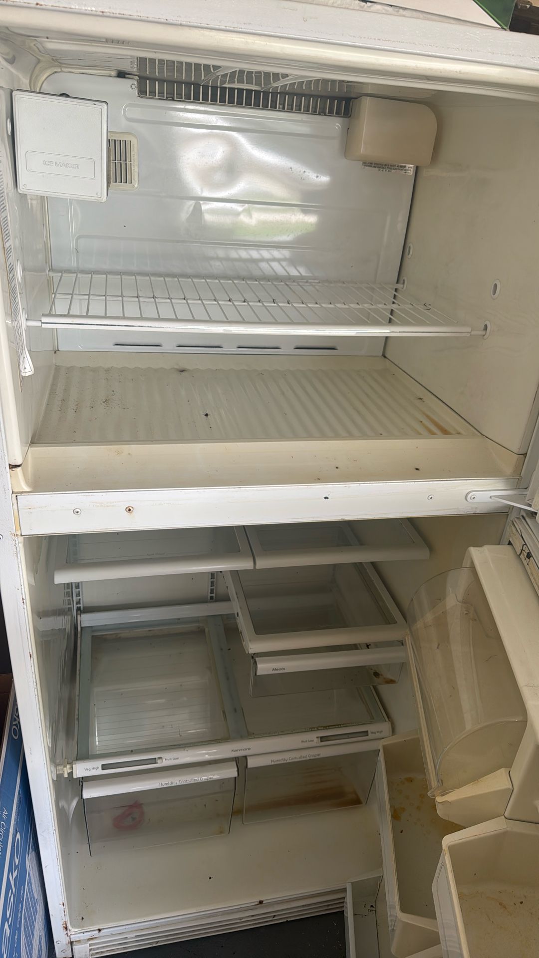 Refrigerator