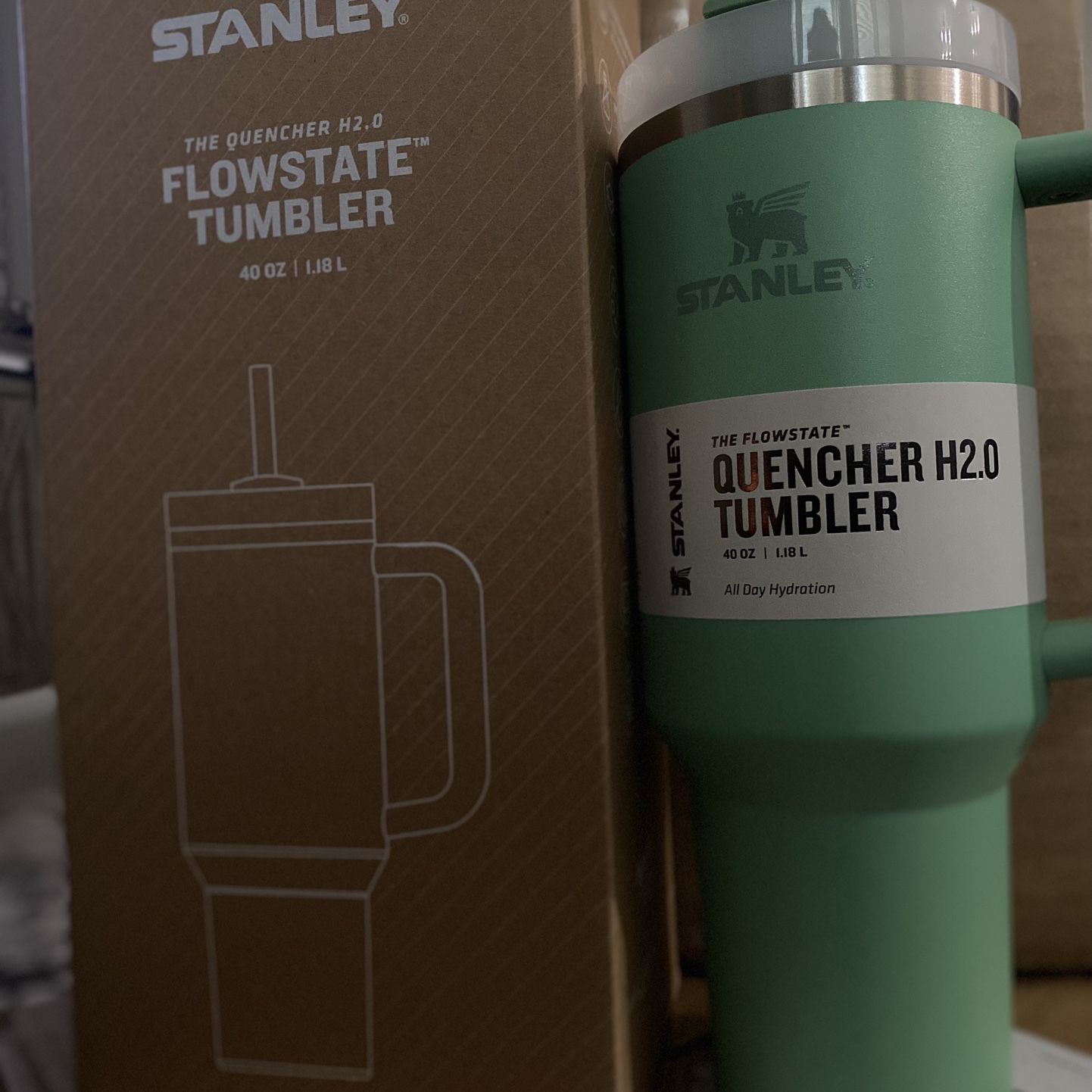 Stanley 40oz JADE NEW COLOR Tumbler Cup Quencher H20 Flowstate **SHIPS  TODAY**