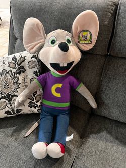 CHUCK E. CHEESE - LARGE 32 INCH - 2013 - NEW WITH TAGS