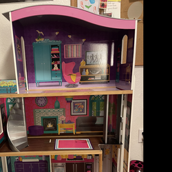 Barbie house 4 feet tall