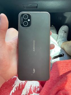 Slightly cracked hot pepper 4g data phone
