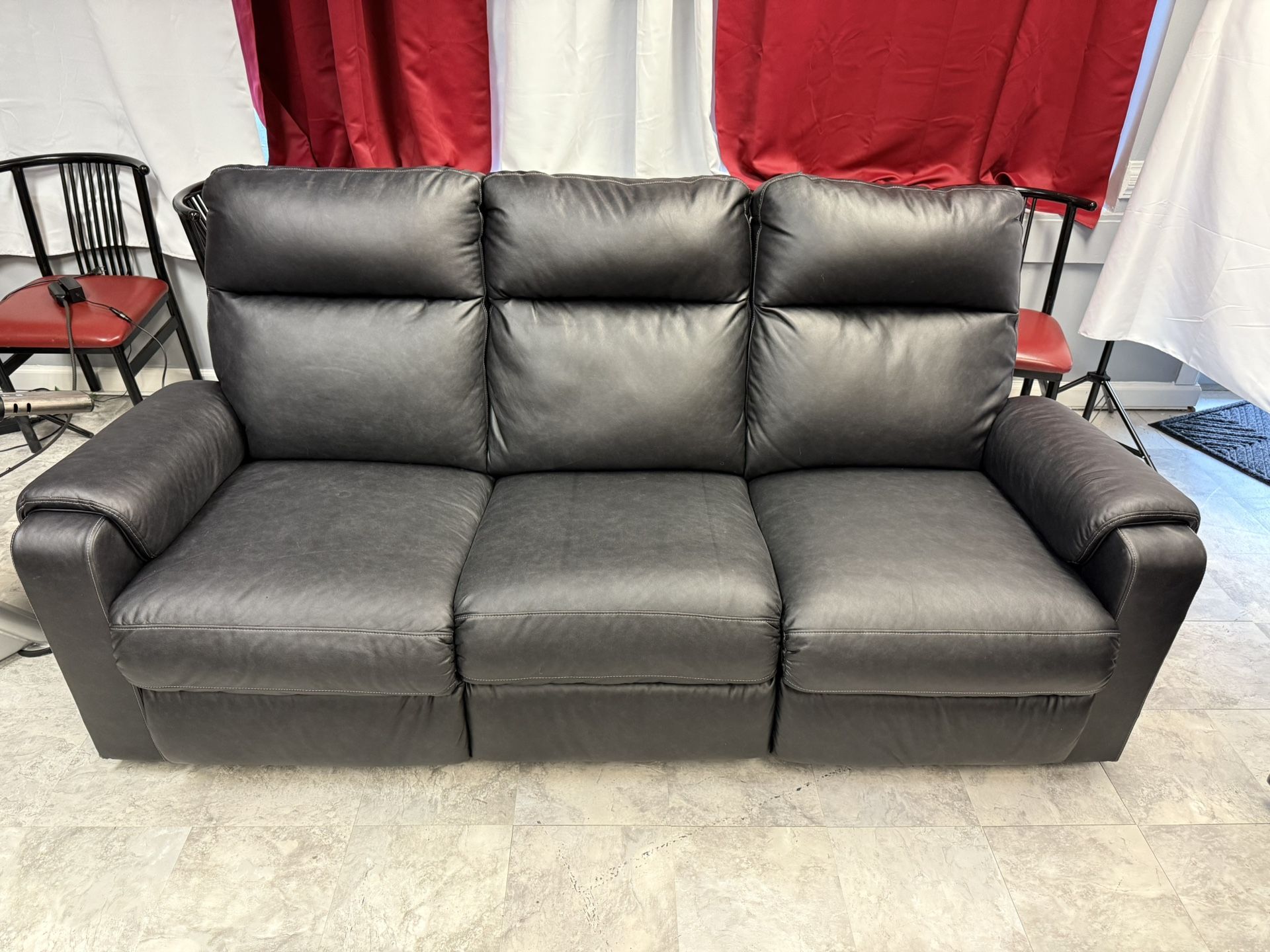 Rooms To Go Dual Power Recliner Sofa & Loveseat