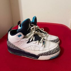 Nike Air Jordan Son Of Mars Low "Hornets" (2014) 580604 105 Size 6Y 7.5 Women’s