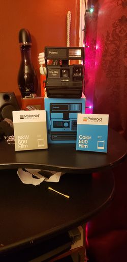 Polaroid 600 camera