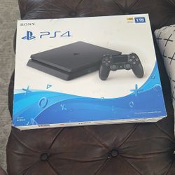 PlayStation 4 Slim