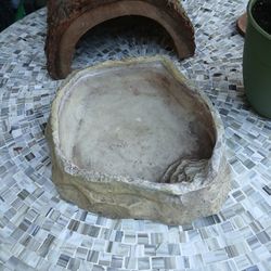 Habitat Hut & Exo Terra Water Bowl For Reptiles 