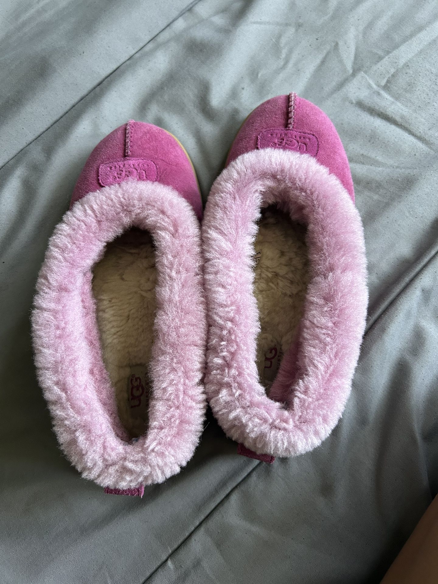 Women’s Ugh Slippers 