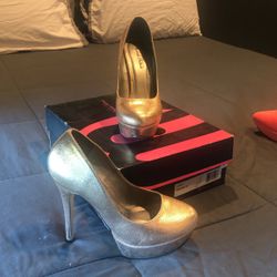 Size 7 heels, Like New