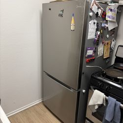 Midea Refrigerator - mrb19b7ast