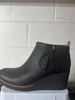 Brand new Dr scholls women 9.5