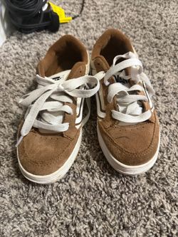 Boys shoes